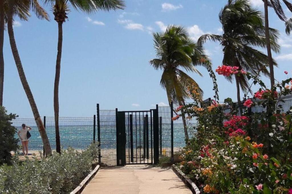 Parfum Des Iles - Vue Mer, Plage A 30M Et Piscine En Option Le Gosier  Eksteriør bilde